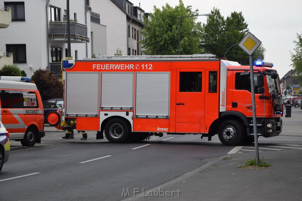 Einsatz BF Koeln Koeln Brueck Bruecker Mauspfad P53.JPG - Miklos Laubert